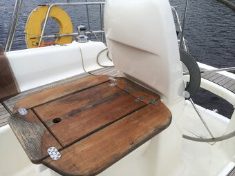 Námořní plachetnice Bavaria 30 - 12