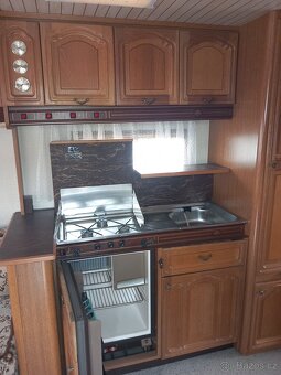 Prodám karavan hobby prestige - 12