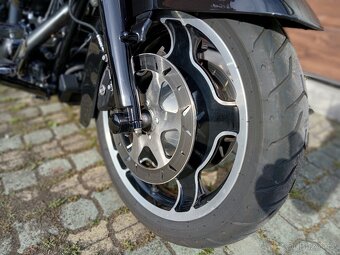Harley-Davidson FLHX Street Glide 103 - 12