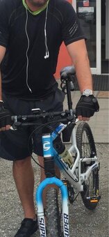 Prodám kolo cannondale jekyll 700 - 12