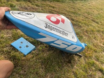 Kompletni podsedadlovka vcetne ramu na Gsxr 1000 750 600 - 12