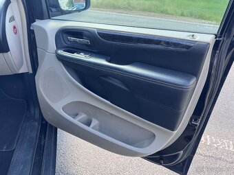 Chrysler Lancia Voyager 3,6 Gold DVD LPG 2014 - 12