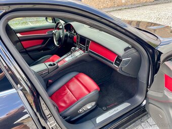 Porsche Panamera - 12