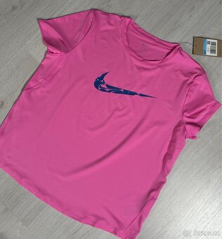 Nový komplet legín s tričkem NIKE - 12