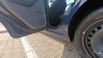 Ford Focus 1.4 benzín - 12