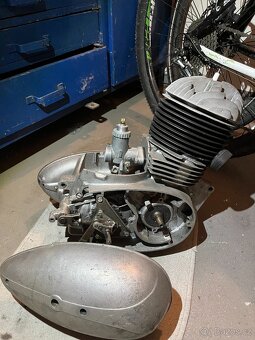 Jawa 250 Kývačka - 12