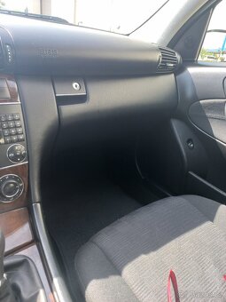 Mercedes-Benz W203 2005 Facelift 2.0 CDI 90 KW - 12