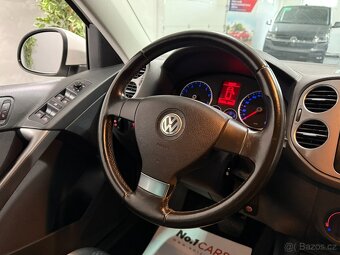 Volkswagen Tiguan 2,0 TSI DSG 4MOTION VÝHŘEV - 12