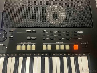 Klávesy YAMAHA PSR S550 - 12