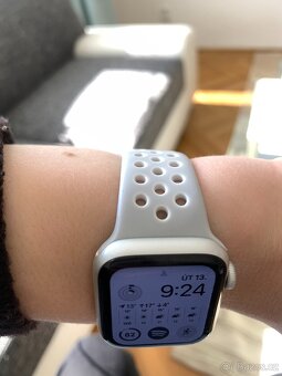 Prodám Apple Watch 6 - 12