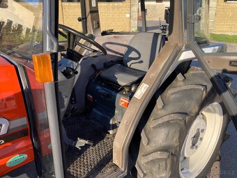 Malotraktor Kubota GL 29 s kabinou a čelním nakladačem - 12