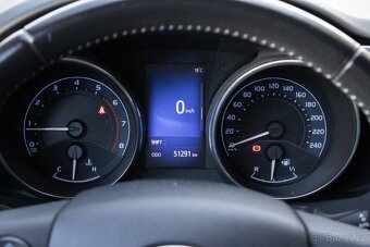 Toyota Auris Touring Sports - 12