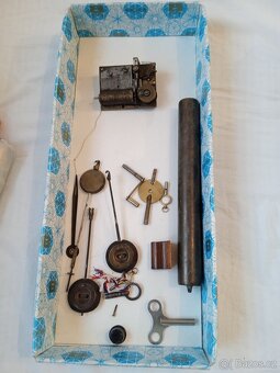 Starožitné hodiny. - 12