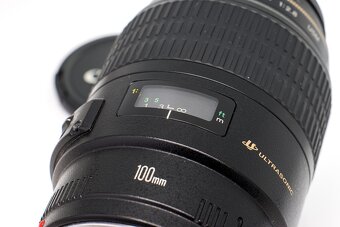 Canon EF 100 mm f/2,8 Macro USM + Hoya UV filtr HMC - 12