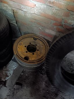 Prodej dilu zetor super - 12