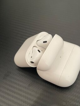 iPhone 13, Apple Watch 4, AirPods Series 2 - 12