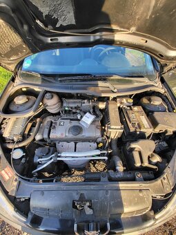 Peugeot 206 1.4 benzín STK do xx/26 - 12