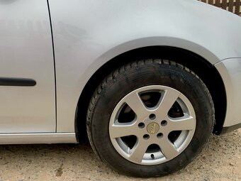 VW Golf V 1,4 55kw | Dovoz DE | Nová STK | Rozvody | navi | - 12