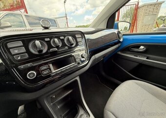 Volkswagen Up 1,0 i KLIMA VÝHŘEV +SADA KOLA benzín manuál - 12