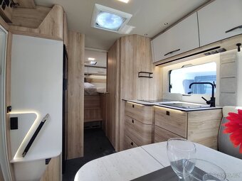 Obytné auto Eura Mobil IL 720 EF NOVÉ SKLADEM - 12