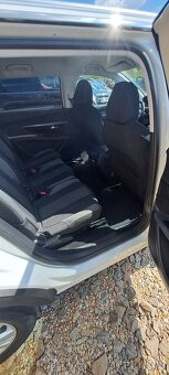 Peugeot 5008 1.2 PureTech 96kW ČR 7-MÍST - 12