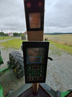 JOHN DEERE 8300 - 12