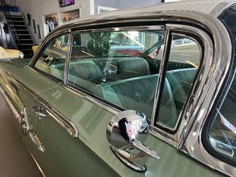 1960 Chevrolet Impala Sportcoupe - 12