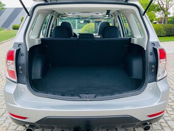 Subaru Forester 2.5i 4x4 AUT VÝHŘEV TAŽNÉ 30 JAHRE COMFORT - 12