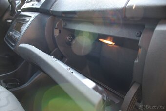 Škoda Roomster 1.2 51kW - climatronic - výhřev sedadel - 12
