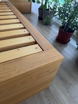 Postel z dubového masivu - 12