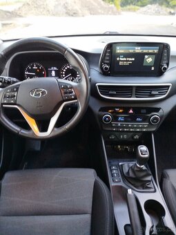 HYUNDAI TUCSON 1,6 CDRI TOP STAV VYHŘÍVANÁ SEDADLA + VOLANT - 12