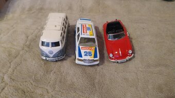 Modely autíček 1:43 - 12