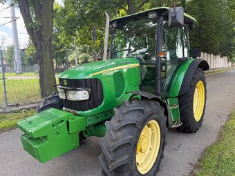 John Deere 5820  rv 2004   8300mth - 12