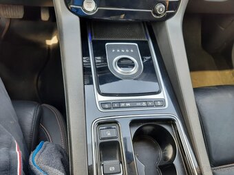 Jaguár F-PACE 2.0D, 6/2017, 153tkm, AWD - 12