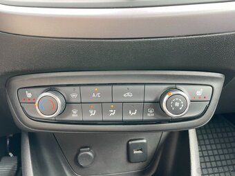Opel Crossland X 1.2i 96kW 1.maj. Vyhř. okno - 12
