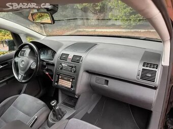 VW Touran 2.0 TDI 103kW,Highline,7.Míst,1.Majitel,Webasto. - 12