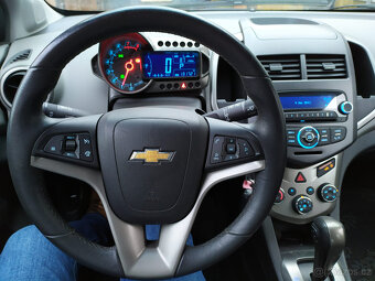 Chevrolet Aveo 1.6 LTZ AUTOMAT - 12