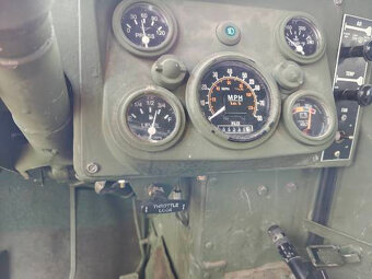 Humvee Hummer H1 - 12