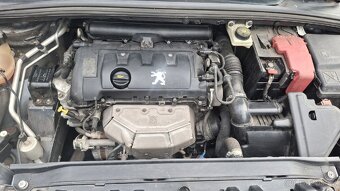 Peugeot 308 1.6 benzin 88kw 2008 NOVÁ STK - 12