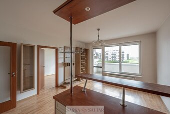 Prodej světlého 2+kk 48m2 plus balkon 6m2 a garážové stání,  - 12