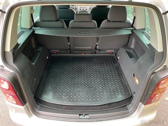Volkswagen Touran 2.0 TDI - 12