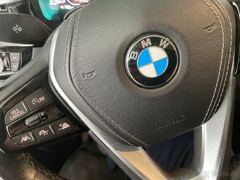 BMW 530xd Touring - 12