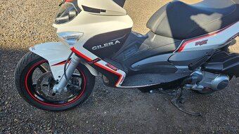 Prodám skútr Gilera Runner ST 125 - 12