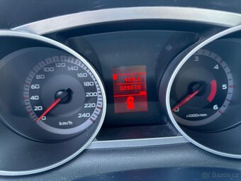 Citroen C-Crosser - 12