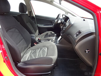 Kia Ceed 1.6GDi,99kW,1majČR,S.kniha,64tkm,ESP,klima - 12