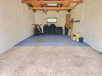 Prodám slunný byt 2+1 64m2 a prostornou garáž 32m2 - 12