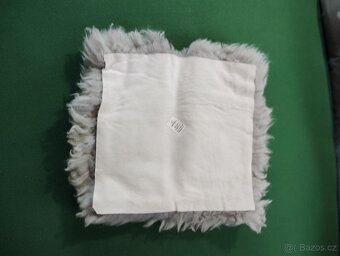 Podsedák z pravé ovčí kůže 40x40 cm-šedý (sada 4 ks) - 12