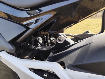 CF moto 650MT - 12