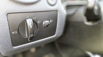 Ford Fusion 2006, 1.4 TDCI, 59 kW, nová STK, tažné+sada kol - 12