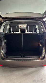 VW Touran Webasto 7mist Panorama DSG 125kw 160najeto - 12
